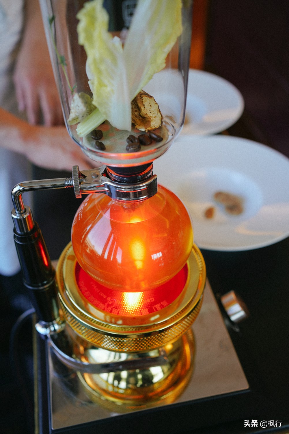 鏂囧崕涓滄柟閰掑簵娉曢,鏂囧崕涓滄柟閰掑簵鏃ュ紡椁愬巺