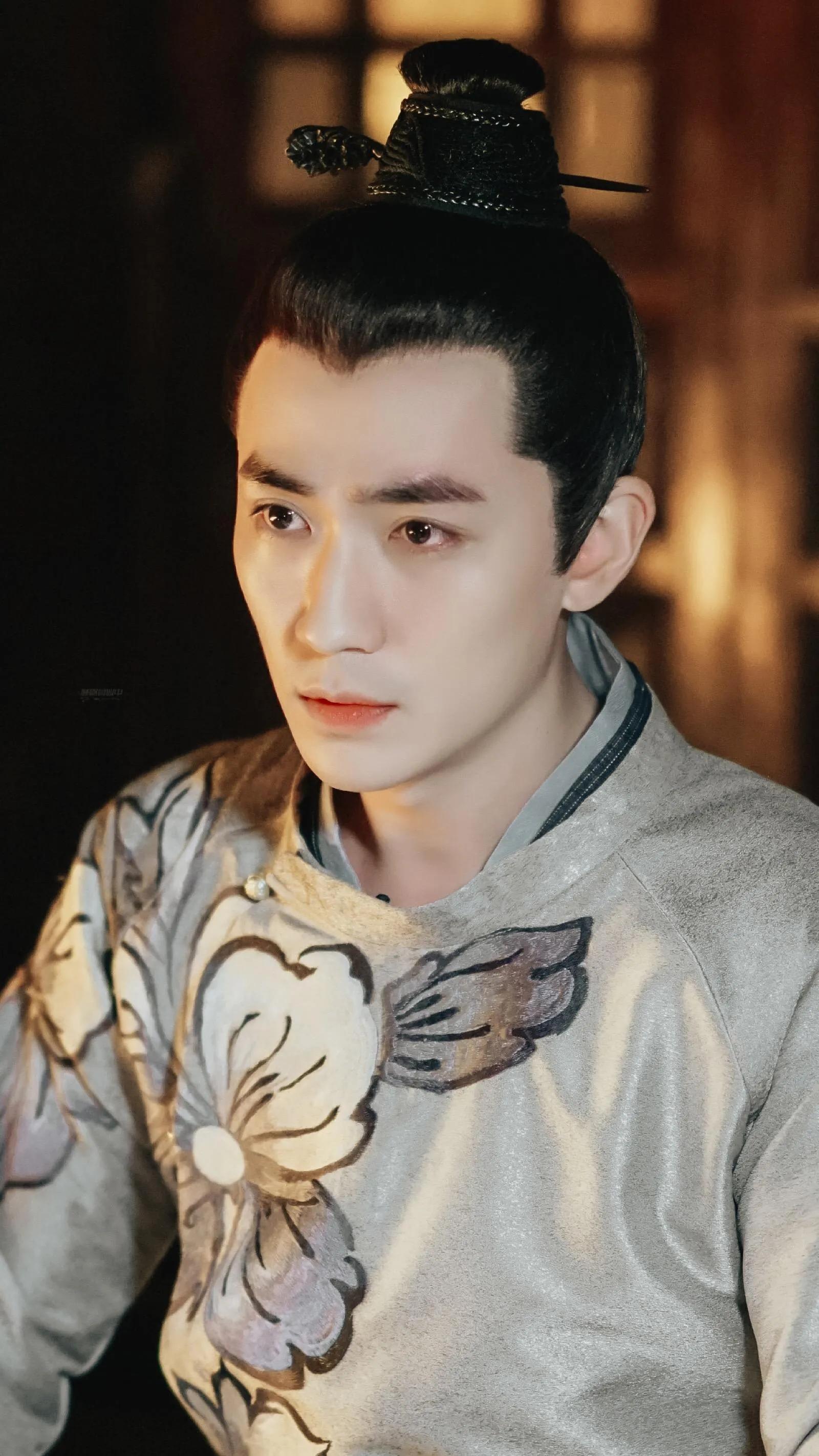 那些惊艳了时光的古装男,真正的古装美男无惧任何造型