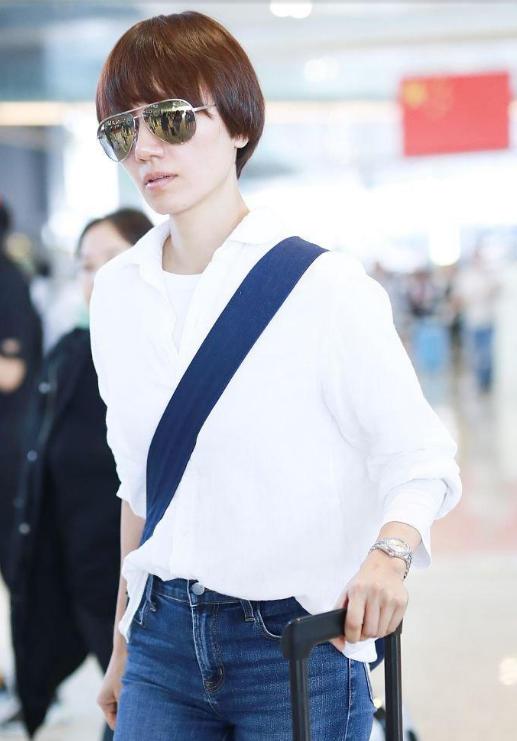 袁泉穿衣服低调又吸引人,袁泉的穿搭风格图片