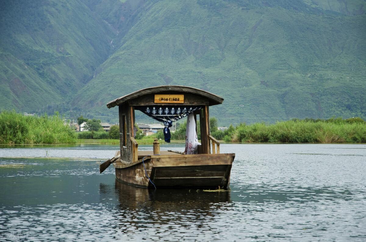 剑毒梅香是不是古龙写的,古龙文集剑毒梅香共3册