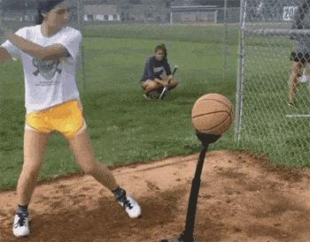 想问这姑娘衣服在哪买的,会不会挨揍?亮点