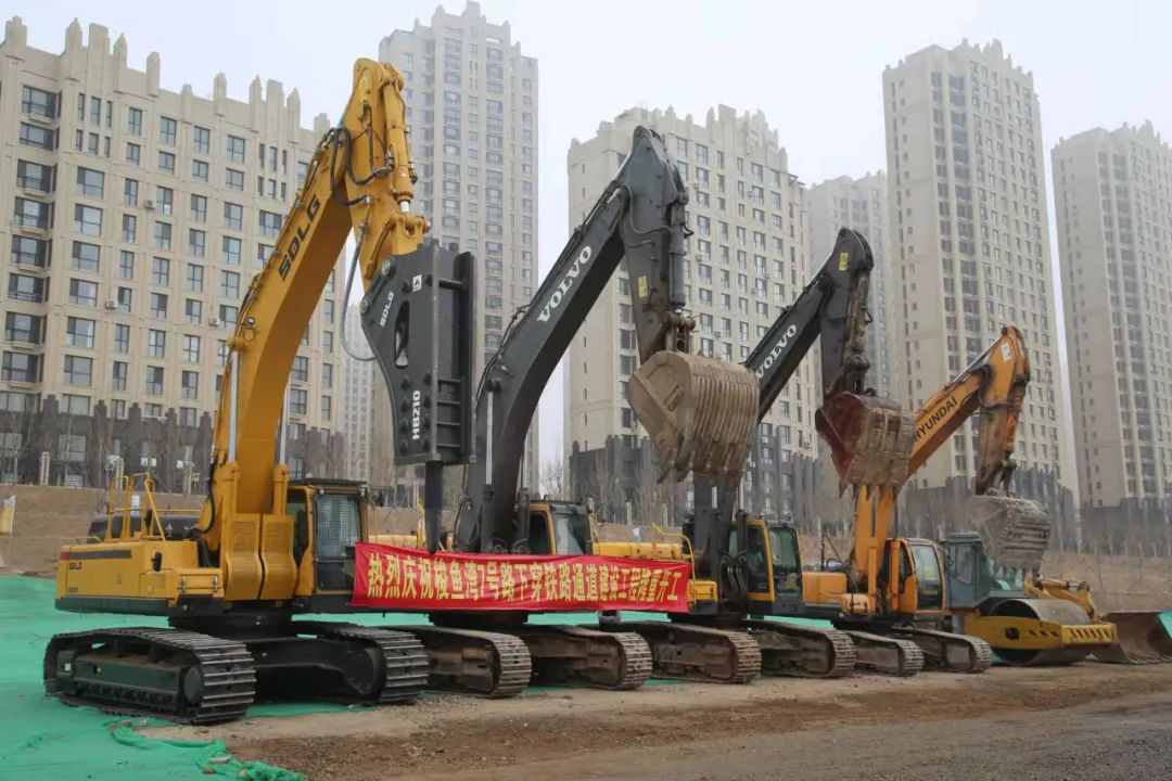 梭鱼湾跨东方路立交桥,大连梭鱼湾立交桥通车