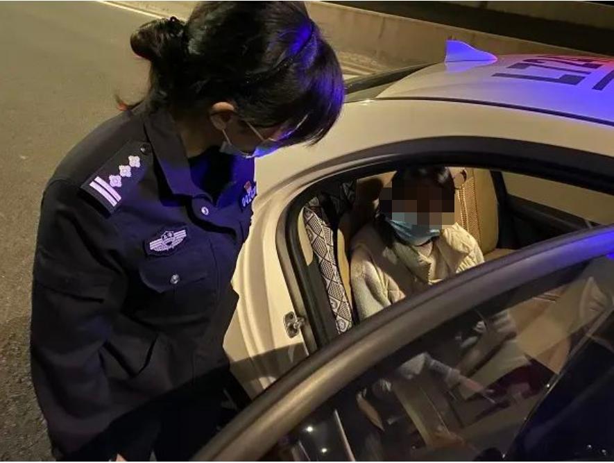 【抗疫一线】“被上海闵行公安分局的民警们整破防了”高危孕妇深夜发了一条973字的长微博背后故事让人暖心