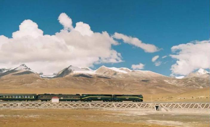 从上海去拉萨坐哪辆火车风景最好,上海直达拉萨沿途风景