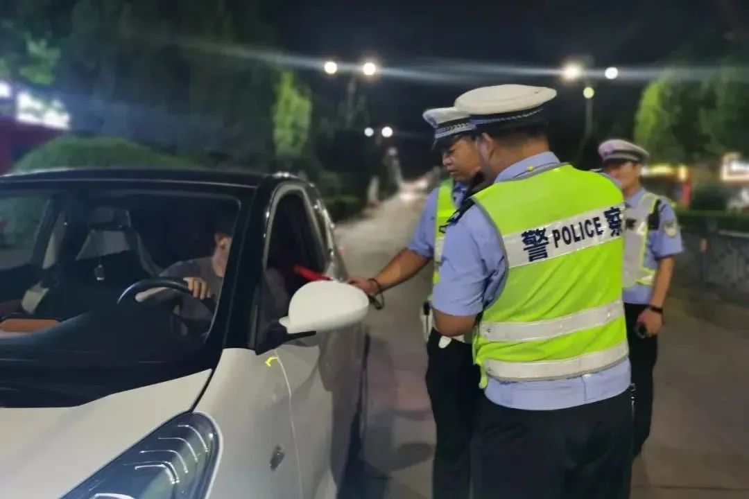 夏季治安打击整治“百日行动”丨尽锐出战！河南洛阳公安全力开展夏夜治安巡查宣防第二次集中统一行动