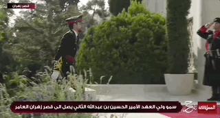 凯特王妃高级造型,凯特王妃穿蓝色格子英伦风