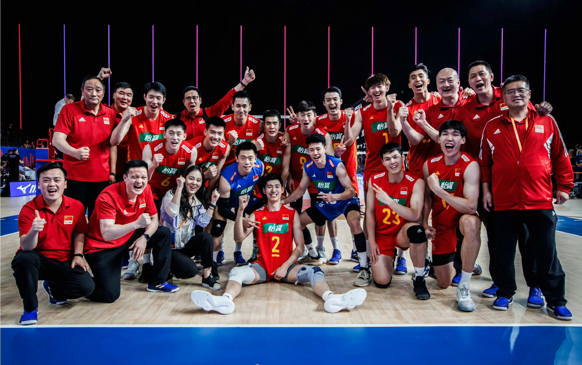 排球比赛直播男排,中国女篮男排夺冠