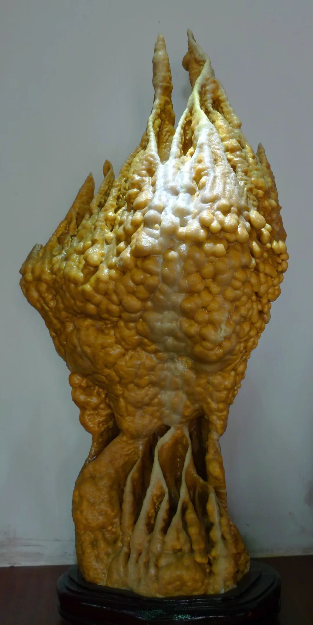 石钟乳和石笋颜色区别,石钟乳和石笋的区别