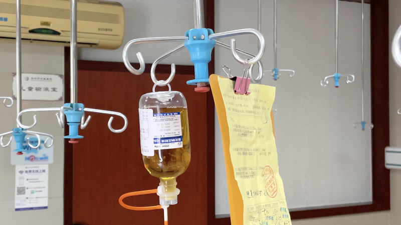 五步蛇泡酒第二年被咬,五步蛇毒酒喝了会怎么样