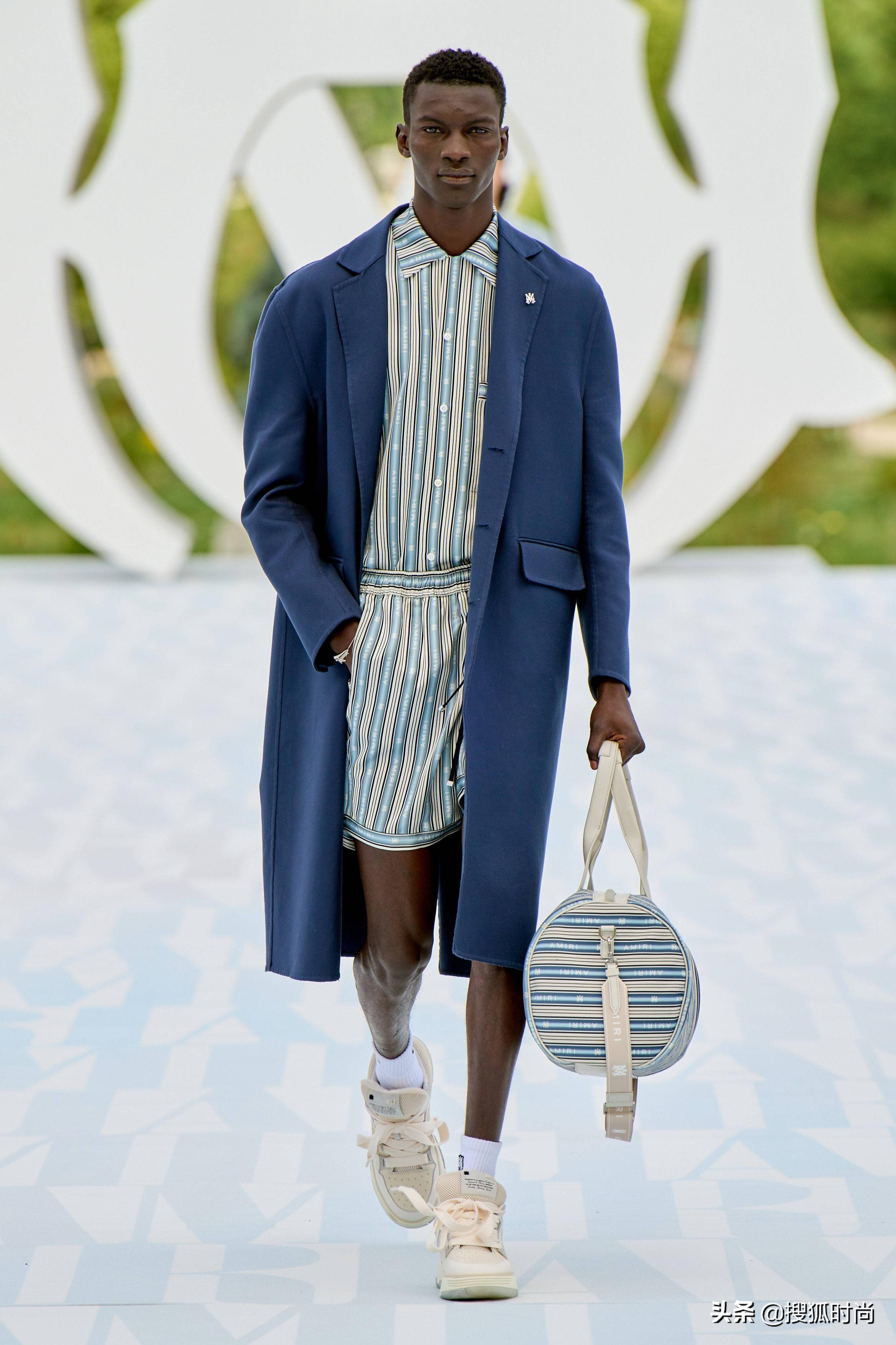 lv和爱马仕哪个值得购买,lv和爱马仕有什么不同