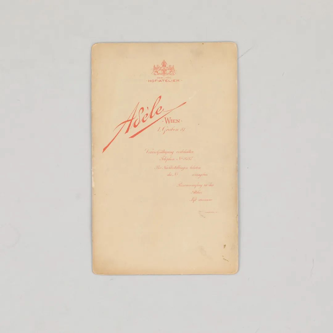 十二月拍|拥抱还是背离，都是在同一个世界里的选择