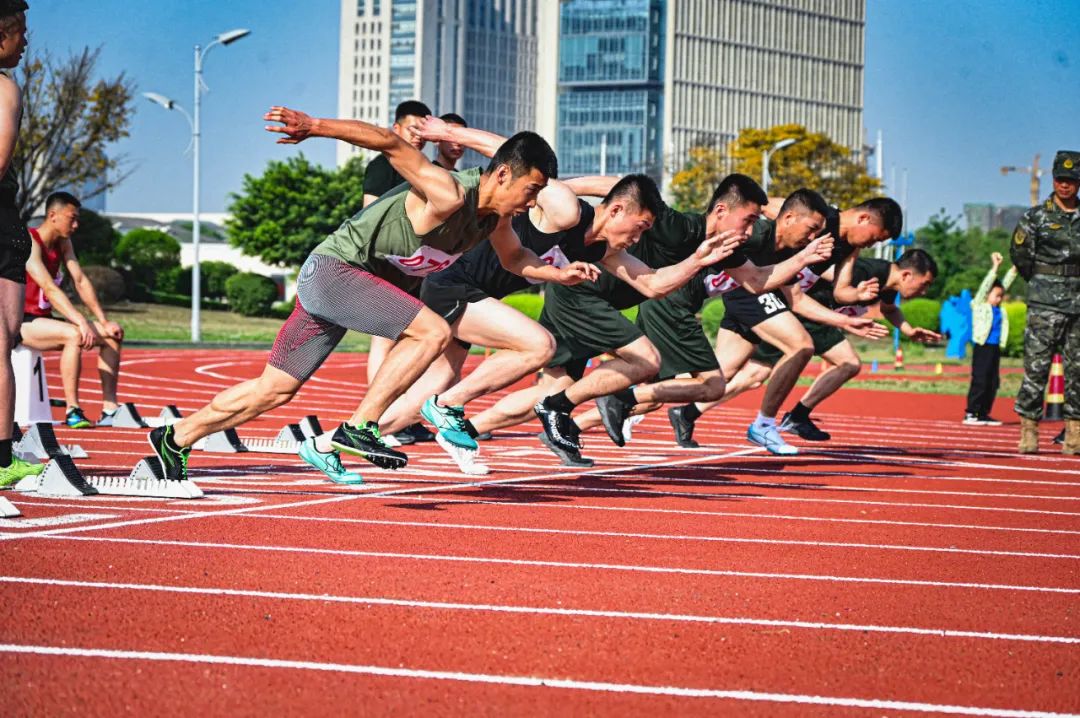 姝﹁瓒婇噹璐熼噸闀胯窇,姝﹁瓒婇噹杩愬姩