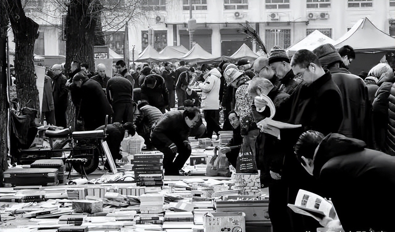 地摊1万买的破书，几年后拍出近3000万高价！《景祐礼部韵略》