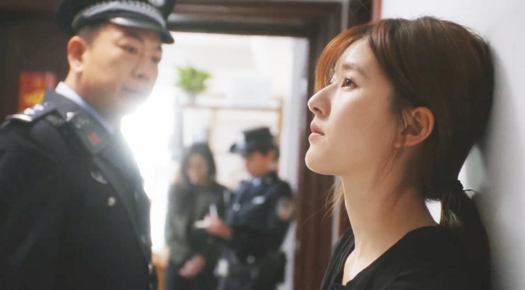 收视破2.1，女主角一出场就牢牢抓住了我眼球，这剧要火了