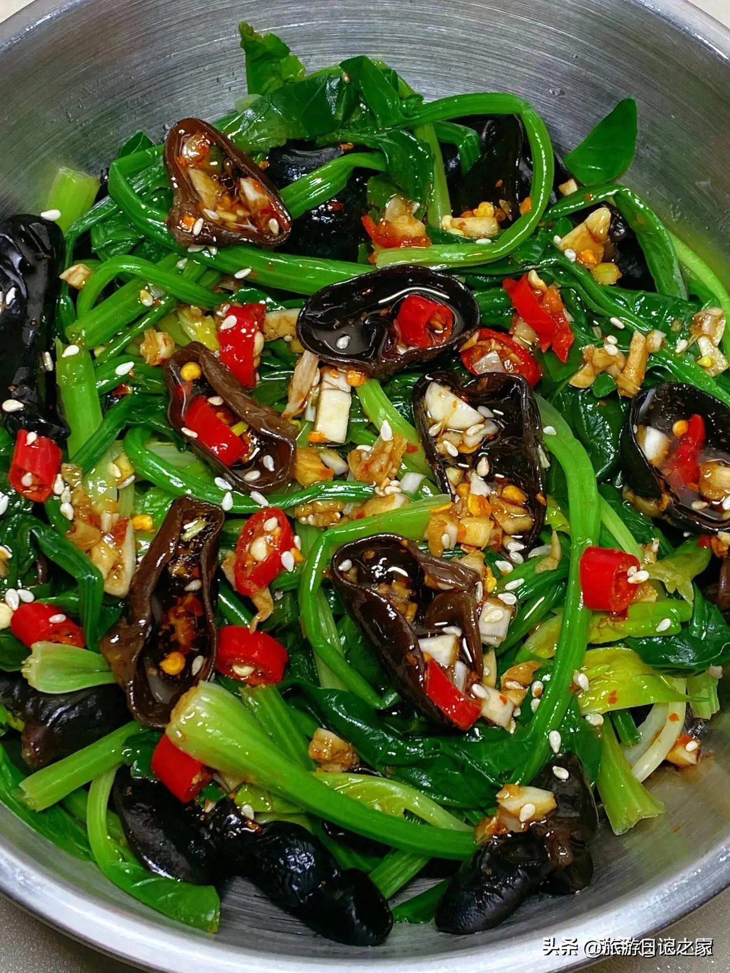 这四种食物经常吃对眼睛好,这四种食物中年人应多吃