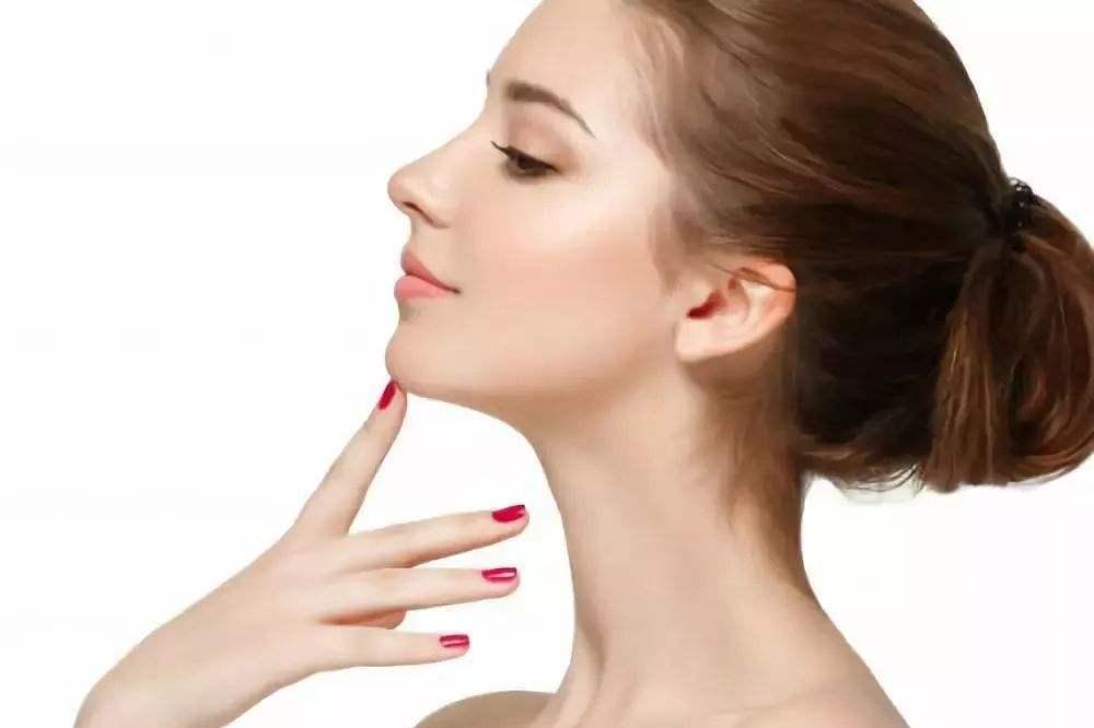 颈纹很显老手把手教你小妙招,颈纹深怎么减淡