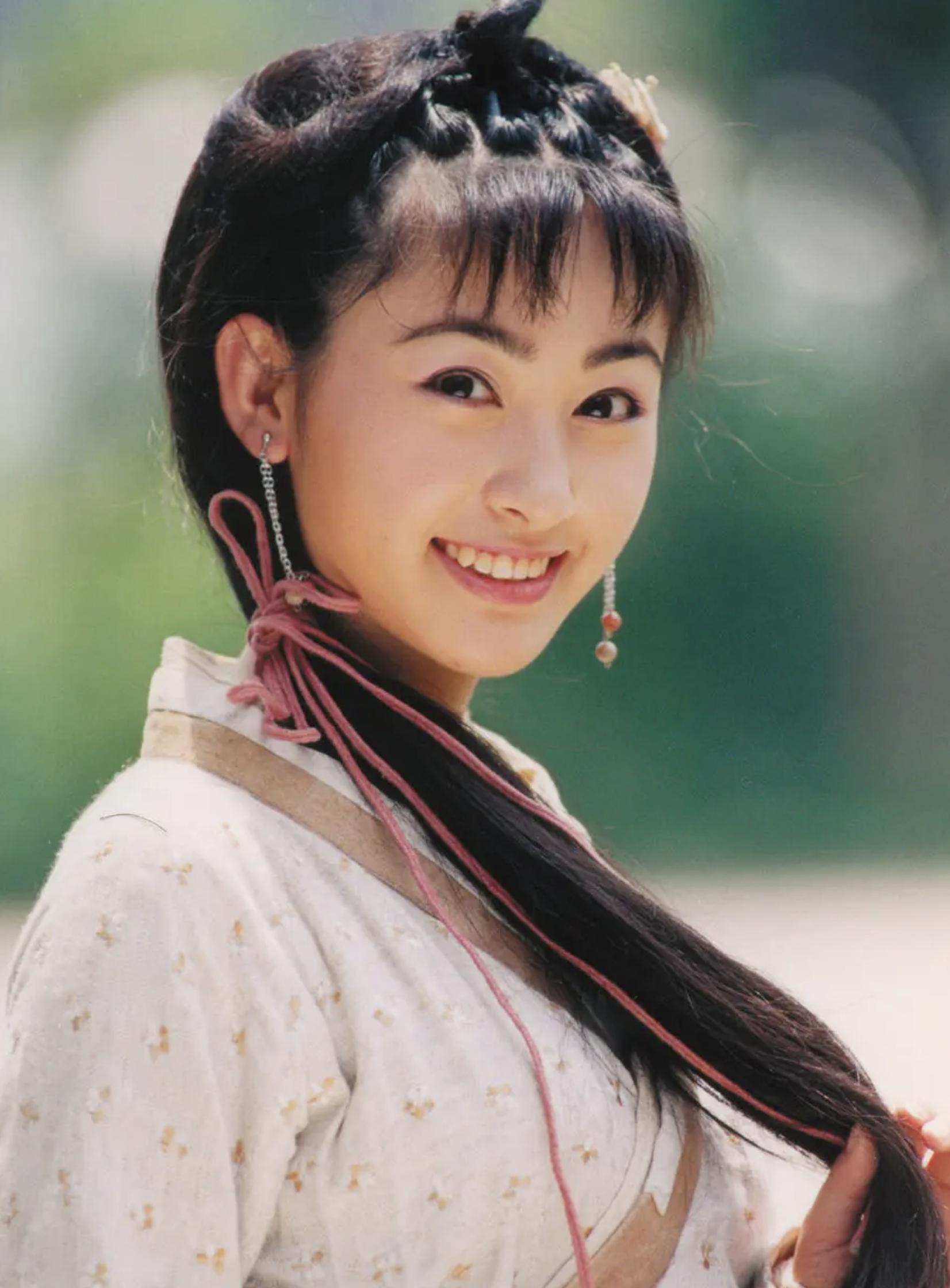 张铁林在英国靠什么生活,英国人张铁林现状