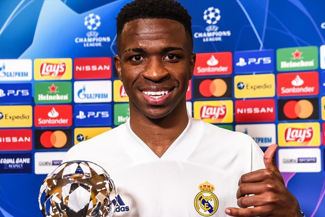 续约青年巴西帮!皇马颜值下降、实力增强,维尼修斯功不可没