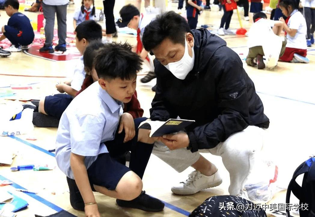 小学生爱心义卖暖人心,以爱为名的义卖