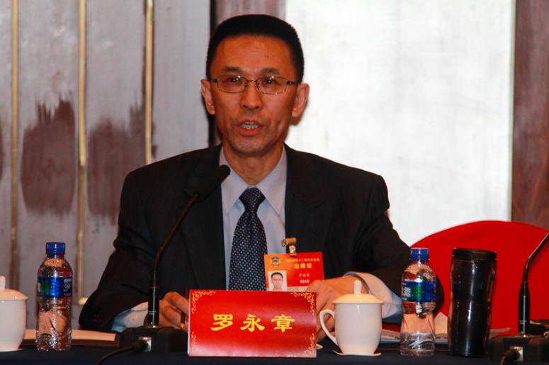 国脸女主持人海霞,央视美女主播海霞图片