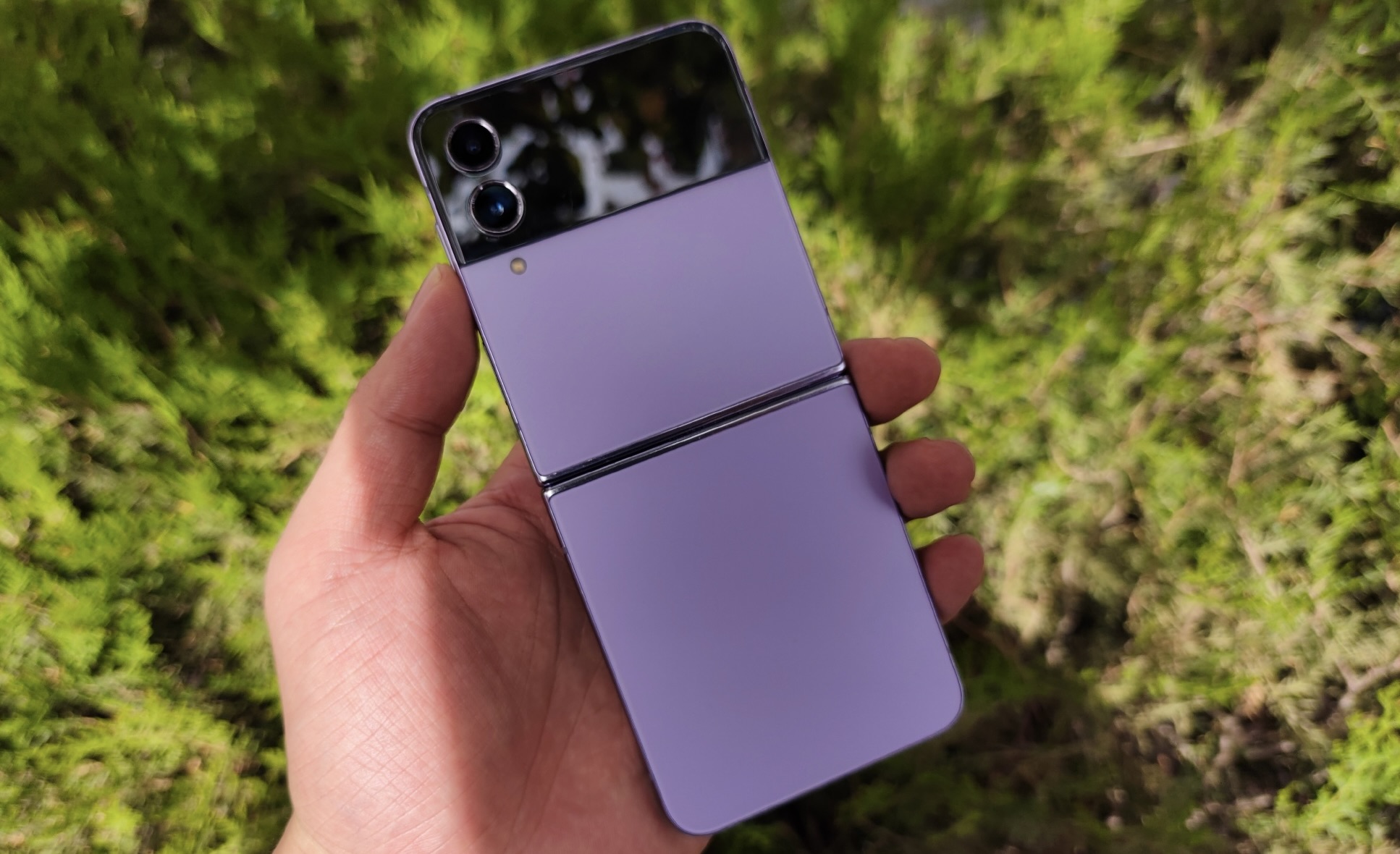 三星翻盖折叠屏手机galaxyzflip,三星galaxyzfold411英寸折叠屏