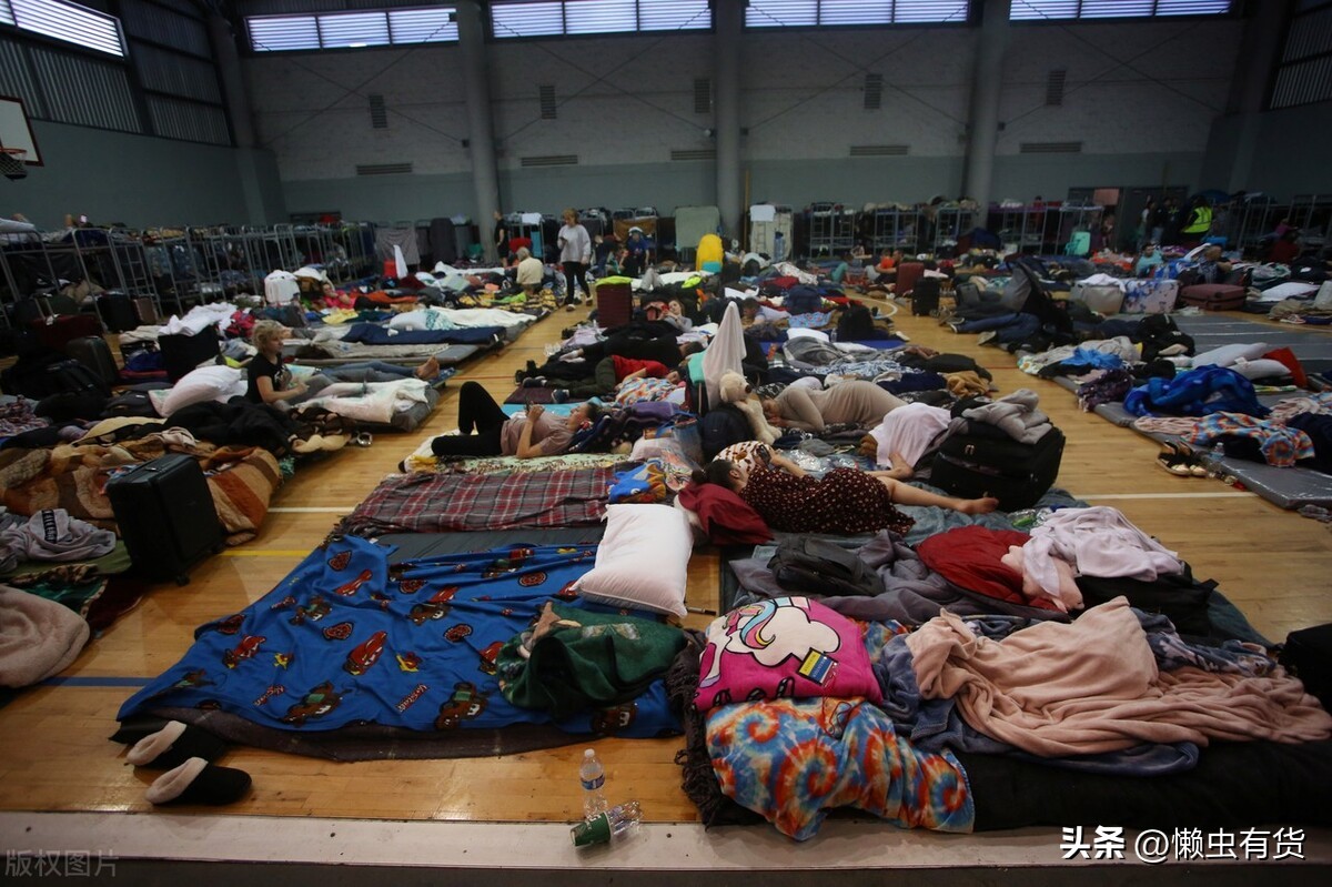 再打下去或将无人！乌克兰开战后人口少了1100万，还欠下一屁股债