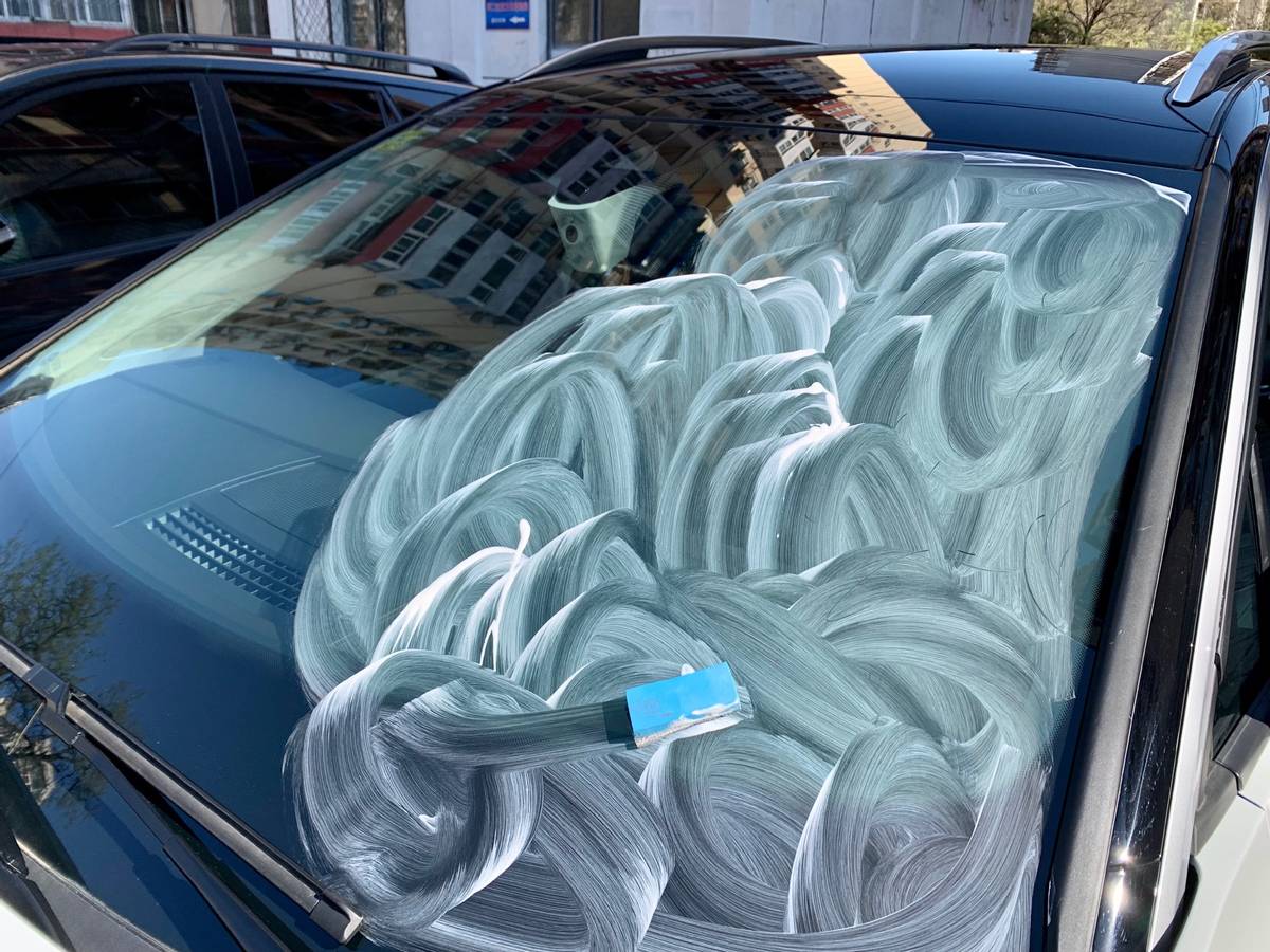 汽车前挡风玻璃除油膜方法,汽车前挡风玻璃怎么去油膜