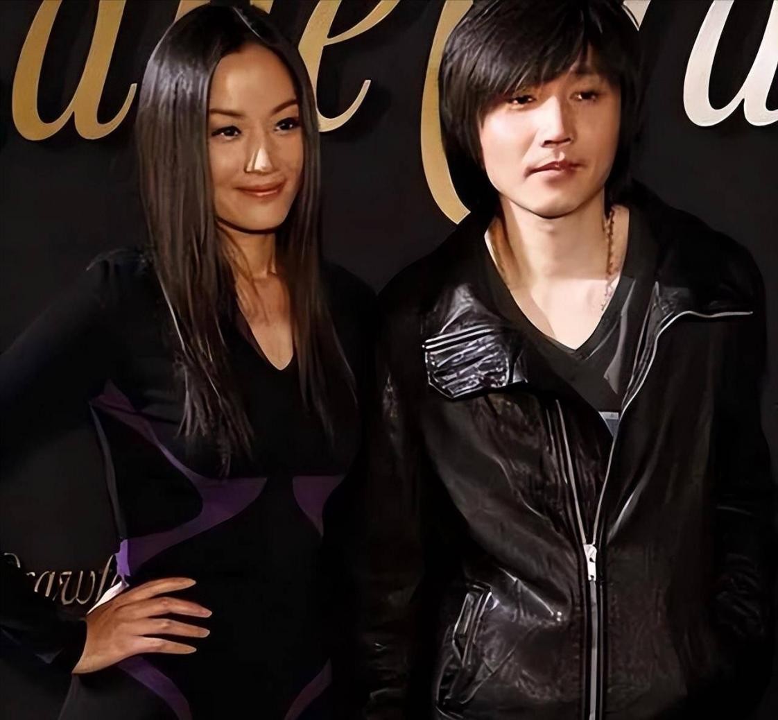 《浪姐4》热播,52岁瞿颖迅速翻红,是因为踩中了三个“*规则潜**”