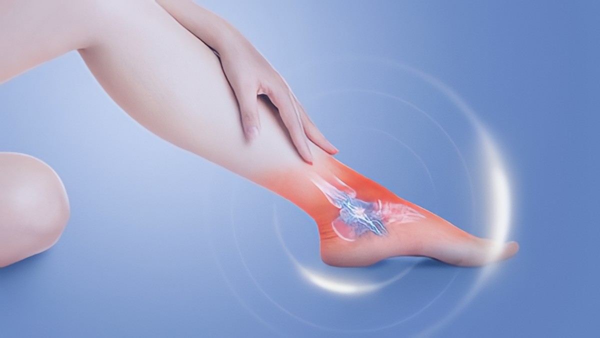 脚底板爱紫是什么原因,脚底板爱起皮是怎么回事