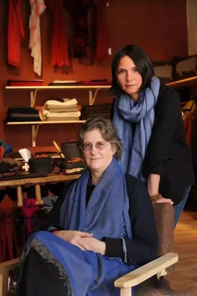 美国女孩回中国爸爸故乡：牦牛绒围巾卖欧洲，带草原牧民赚欧元