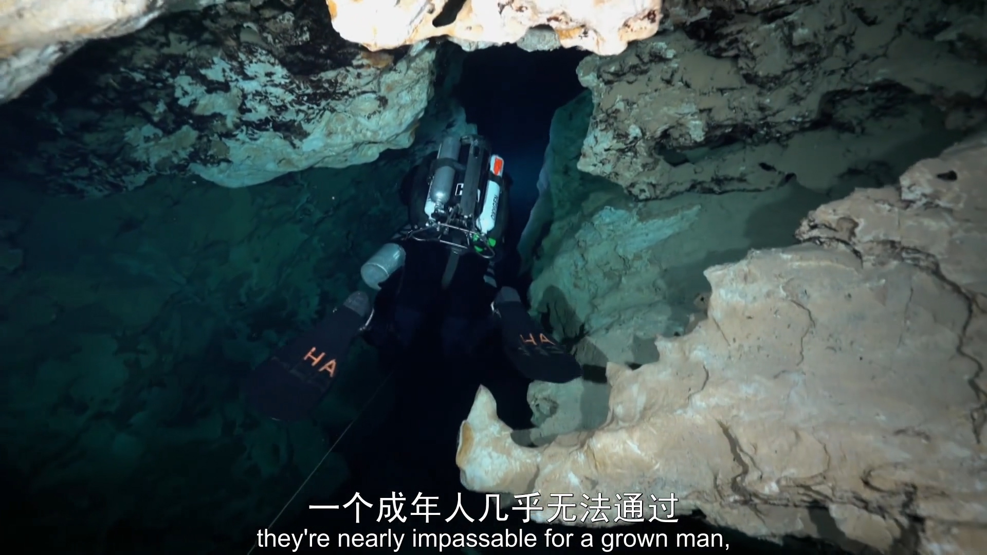 泰国18人球员困在洞穴事件全过程,泰国洞穴救援教练去世