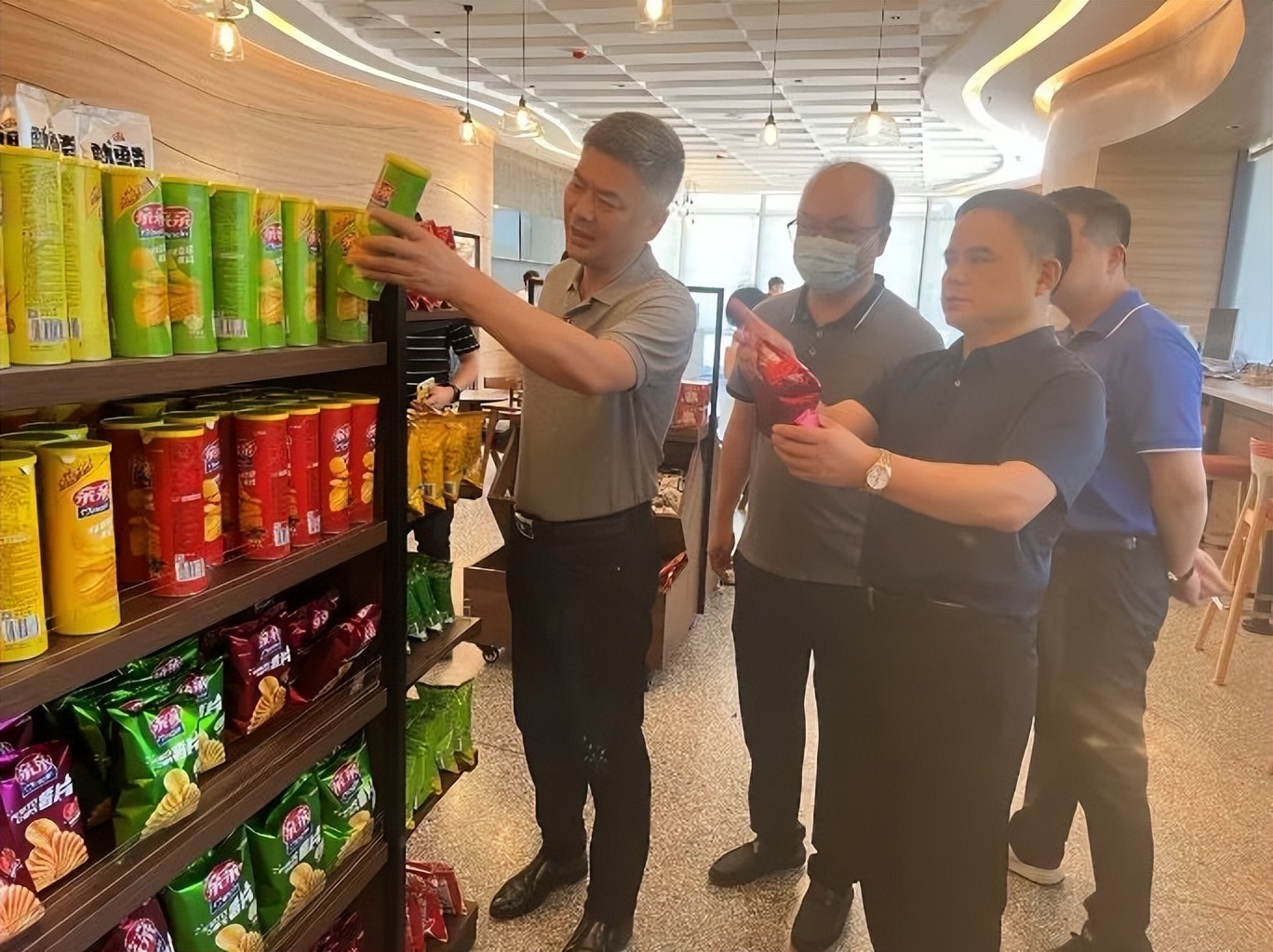 许俊松率队到浙江省、福建省考察招商