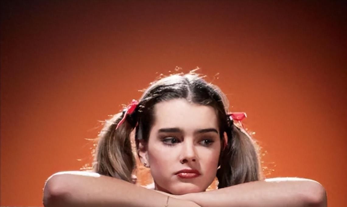 10岁全裸出镜，20岁声称自己仍是处女，“美国舒淇”的裸照风波