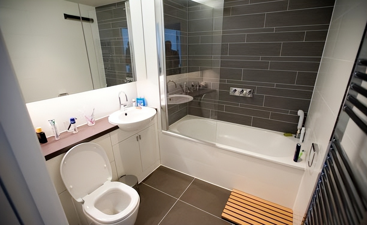 马桶用完要不要盖起来,马桶用完需要马上清洗吗