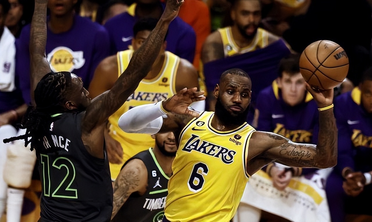 教你五招最实用的传球,假传球慢动作