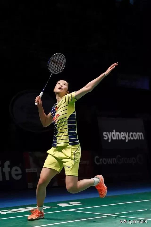 羽毛球居家锻炼因为热爱所以坚持,日常业余羽毛球运动