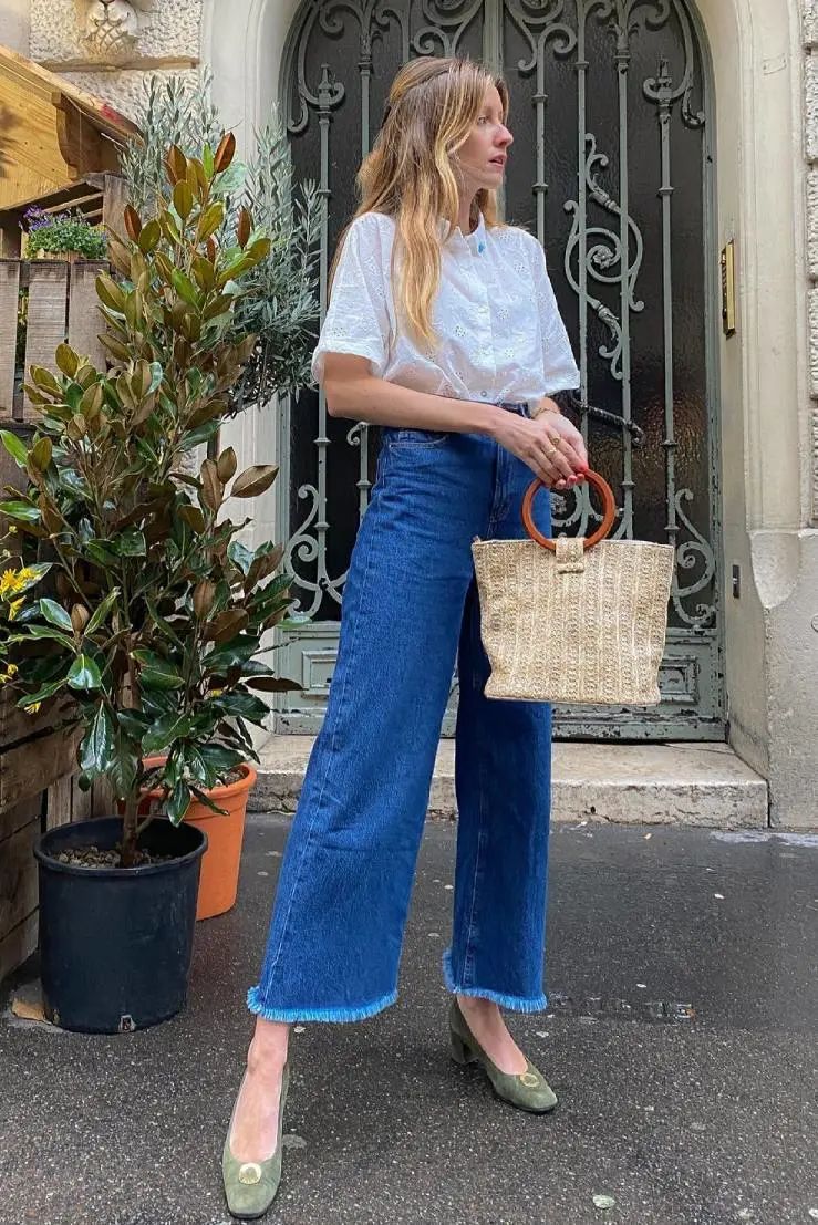 直筒牛仔裤小白鞋穿搭,小白鞋牛仔裤秋冬穿搭图片