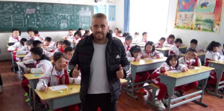 外国足球教练说没钱踢不了,中国足球外教评论中国现状