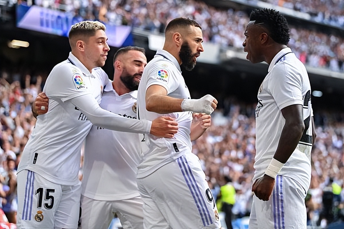 巴尔韦德加盟皇马颠球,从神童到巨匠第七章