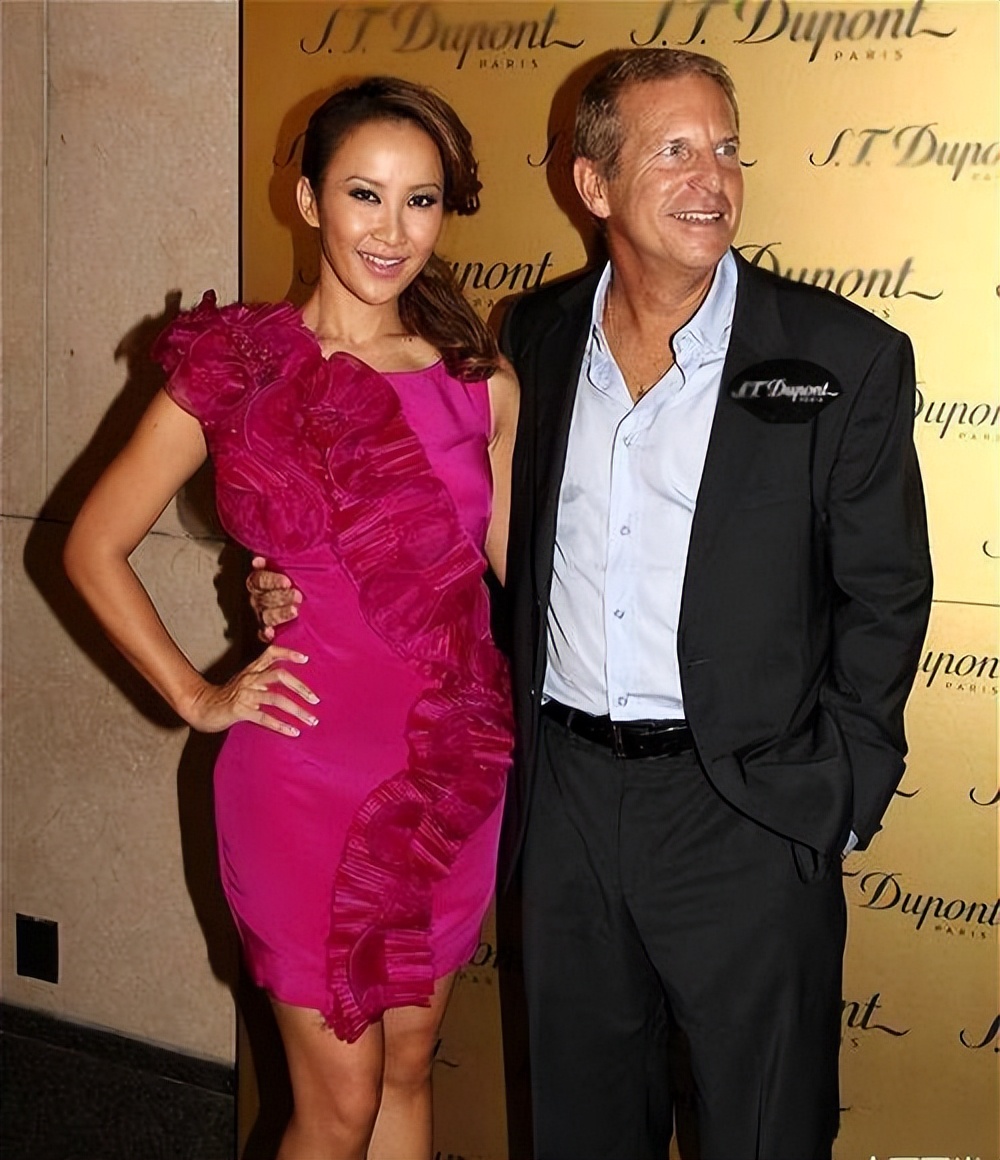 李玟参加michael杰克逊的演唱会,earthsong迈克尔杰克逊李玟