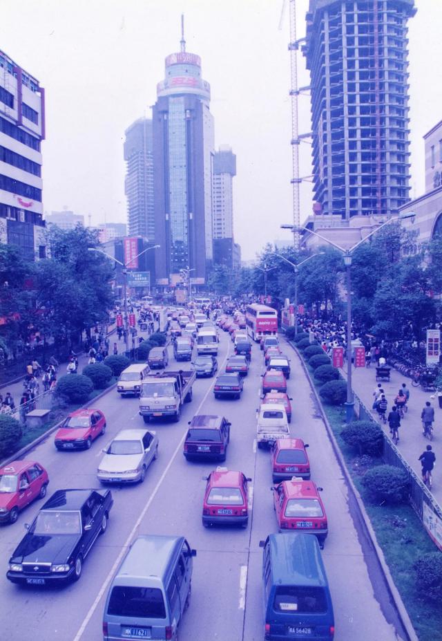 1997年，中央为何要将重庆与四川“分家”？事实证明*小平邓**真高明