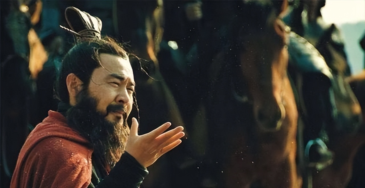 从被动防守转入主动,从防守反击到主动进攻