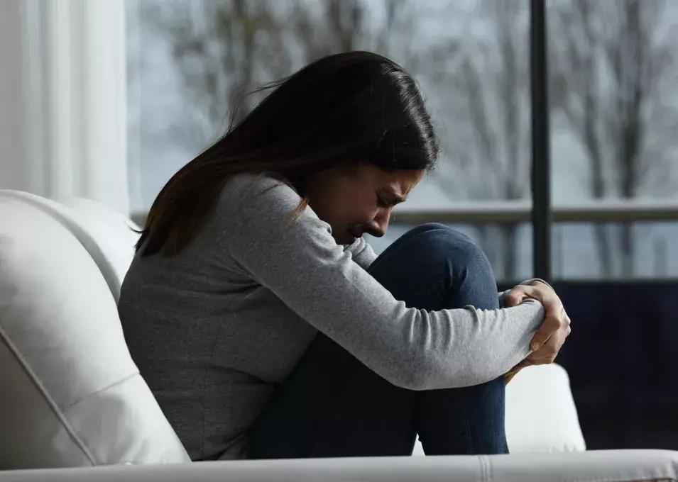 她患上了中度抑郁症,双相情感障碍患者仇视丈夫家人