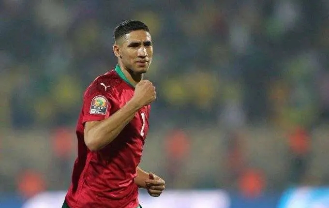 阿诺德最佳右后卫位置,最佳右后卫里斯