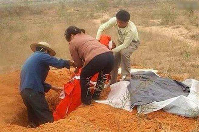 河北女子死亡12年后尸骨被盗,女子去世15年尸骨配阴婚