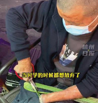 瘫痪女孩做黏土,截瘫女孩坚持苦学12年