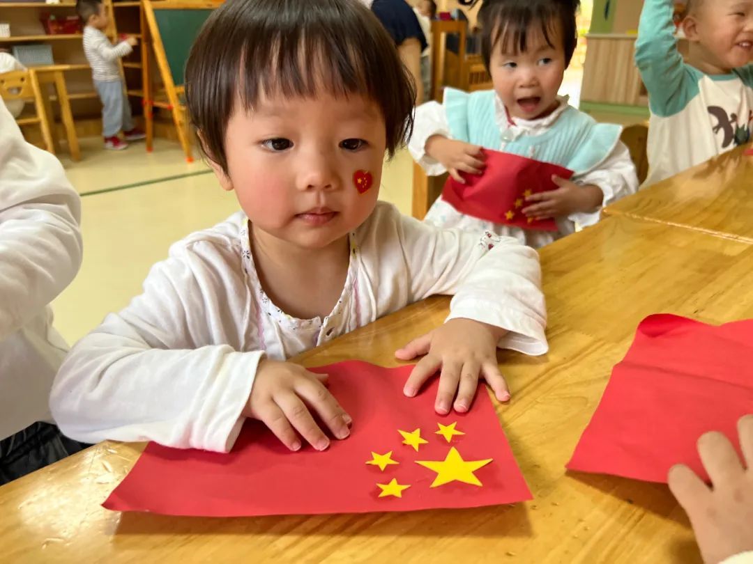 一颗童心爱祖国,小小航天娃童心唱祖国