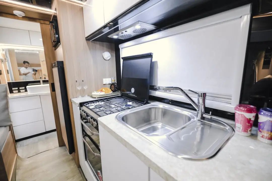 越野式的拖挂房车,适合旅居的越野拖挂房车