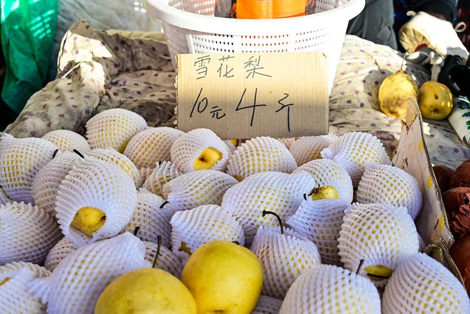 西山脚下的早市,闲逛最具人间烟火气的早市