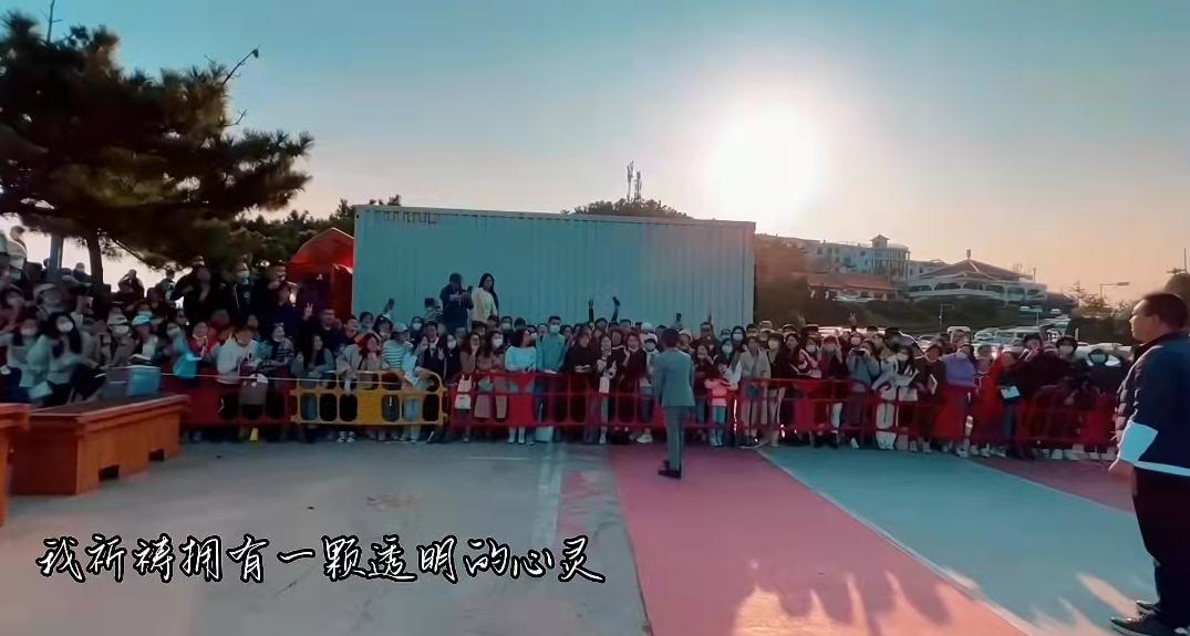 董宇辉回应遭路人泼水,董宇辉回应被泼水